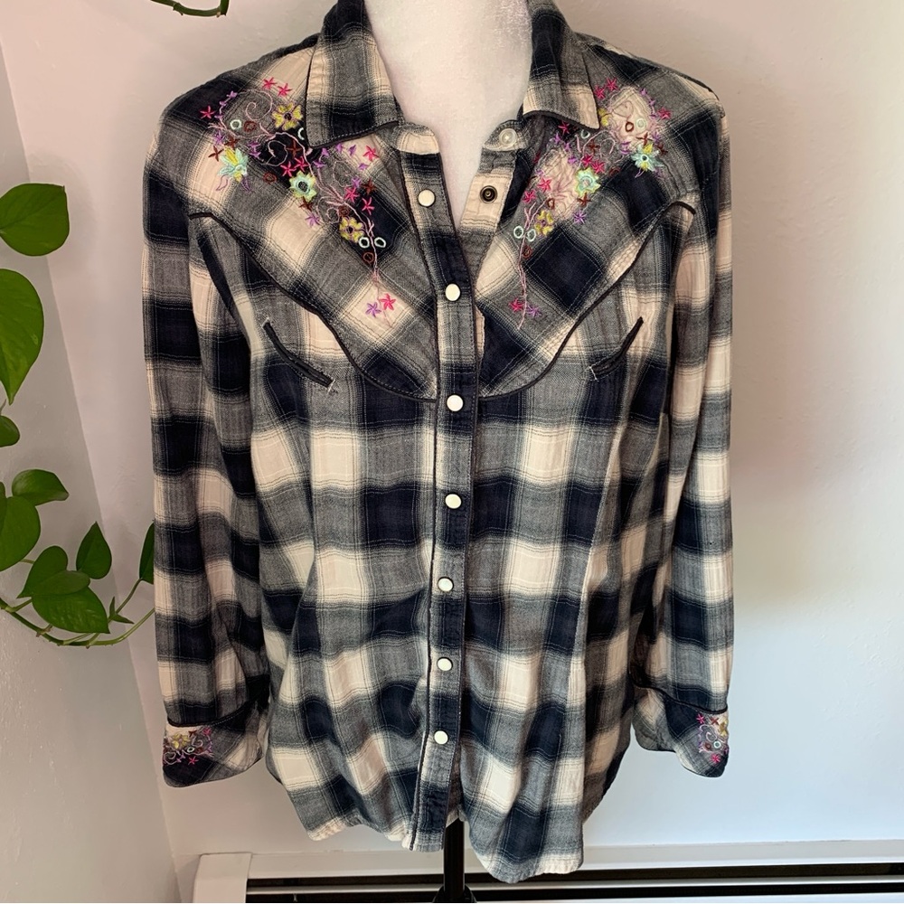 Sundance Embroidered Pearl Snap Button Down Shirt Size L